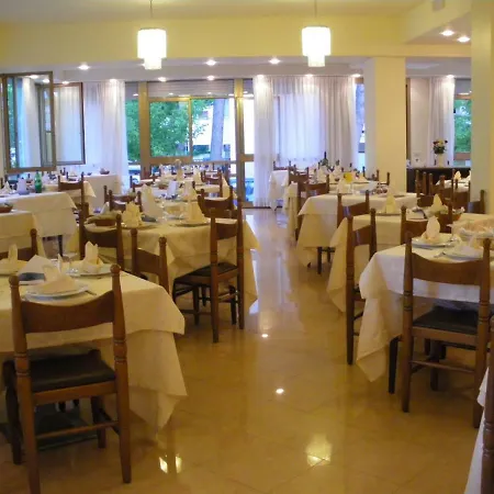 Hotel Ascot