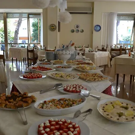 Ascot Hotel 3*